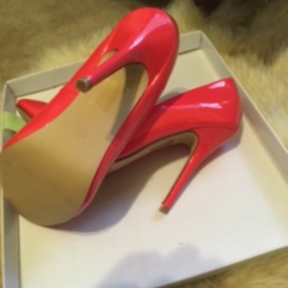 shoes - Picture 2 of 2